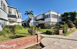 700-702 South Catalina Avenue