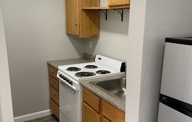 Studio, 1 bath, , $2,200, Unit 3