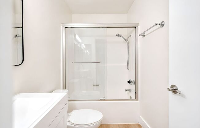 1 bed, 1 bath, 700 sqft, $2,150, Unit Unit 208