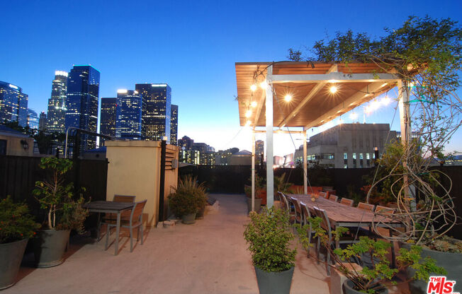 1 bed, 1 bath, 790 sqft, $2,000, Unit 404