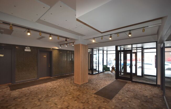 1 bed, 1 bath, $1,875, Unit 418-0606