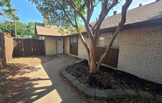 3 Bedroom/2 Bathroom/2 Covered Parking Places - Remodeled