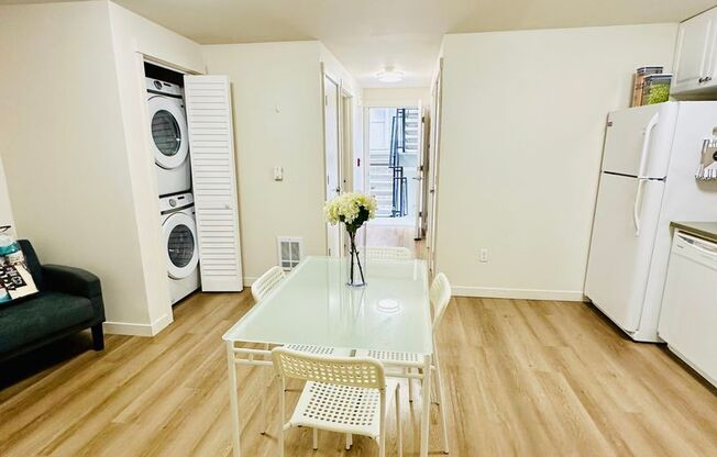 1 bed, 1 bath, 237 sqft, $995, Unit DaVinci-302-A-Upgraded