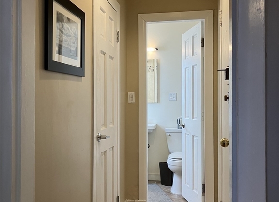 Studio, 1 bath, 340 sqft, $2,500, Unit 310