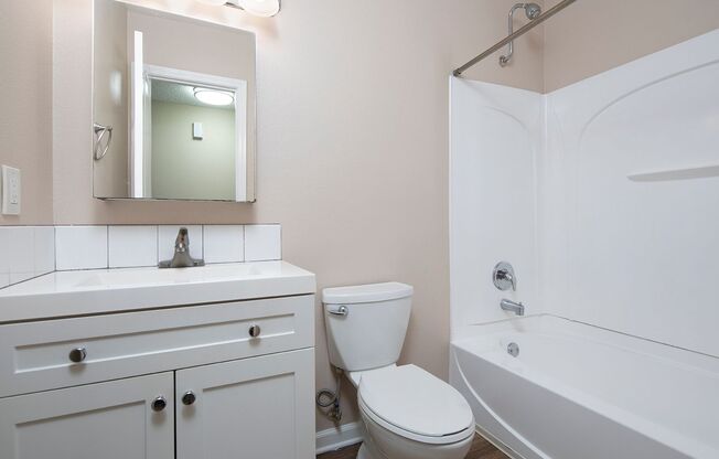 1 bed, 1 bath, 704 sqft, $2,095, Unit B-12