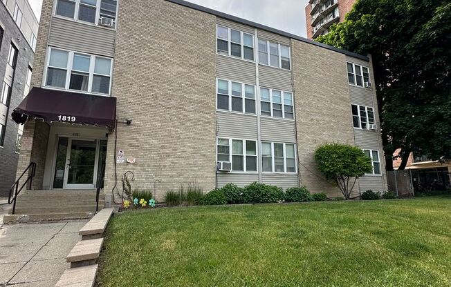 1819 N. Cambridge Ave.