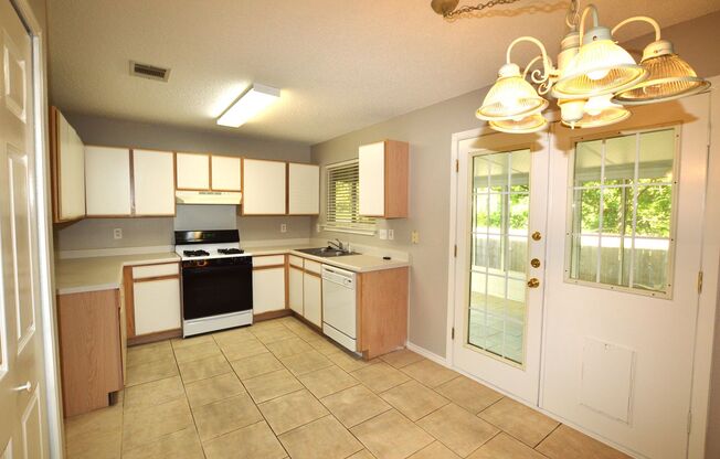 3 beds, 2.5 baths, $1,900