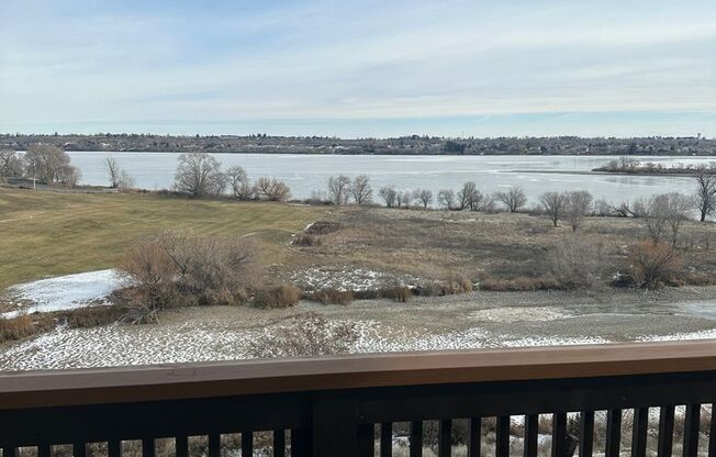 Beautiful Lake Front Condo FULLY FURNISHED w/Private Pool and Dock access!