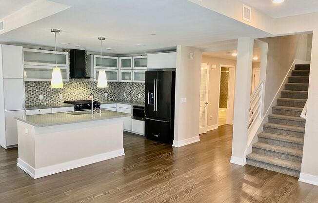 Corner Penthouse, Downtown Santa Clara