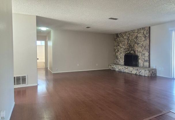 Spacious 3BD 2BA Home, 2-Car Garage, Huge Backyard, Washer/Dryer Hook-Ups