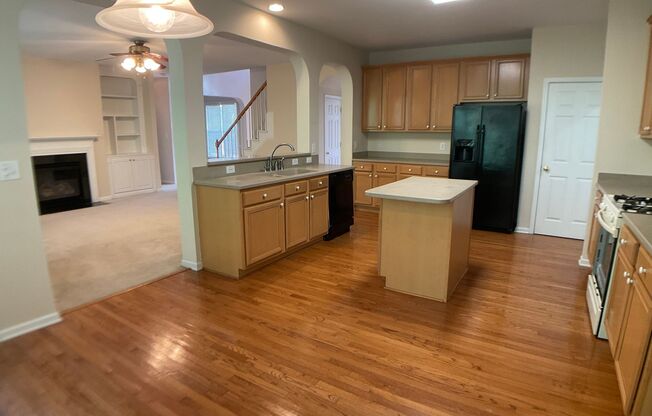 Gorgeous and Spacious 5 bedroom in Morrisville!