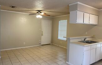 2 beds, 1 bath, $1,095, Unit 807