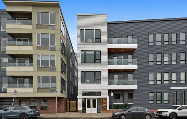 377 W 1 ST