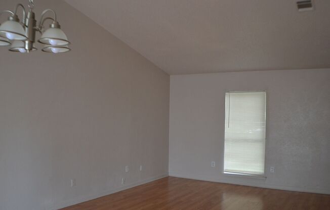3 Bed 2 Bath 1 Car garage house for rent in Dallas