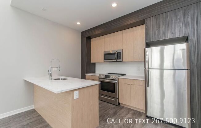 1730 Ridge Ave Unit 2R