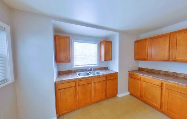 3 beds, 1 bath, $1,395