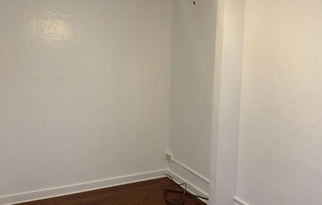 2 beds, 1 bath, $1,850, Unit 201A