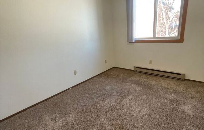 2 beds, 1 bath, 850 sqft, $750, Unit 2537-13