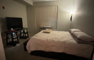 1121 N 44 ST