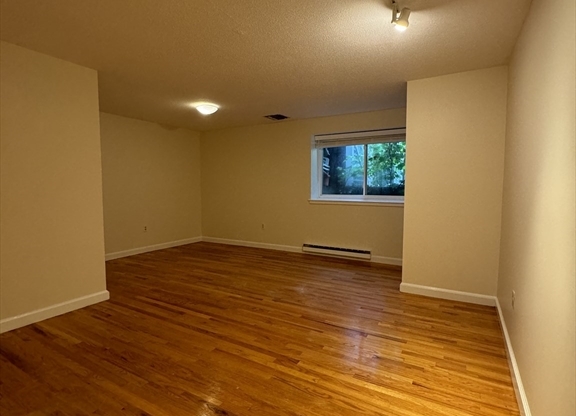 2 beds, 2 baths, $3,500, Unit 24B