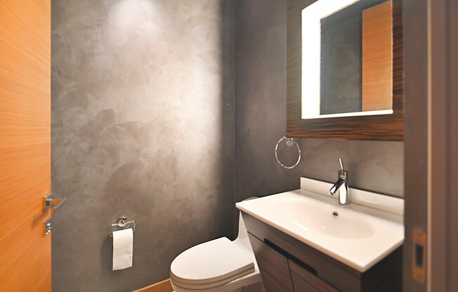 1 bed, 1.5 baths, $6,995