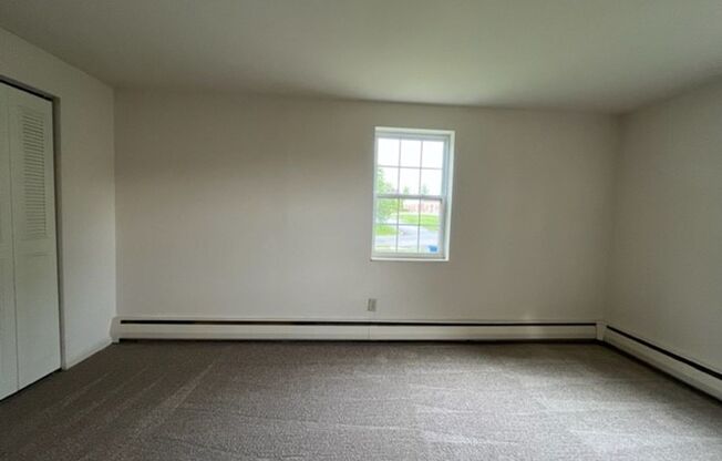 2 beds, 1 bath, 900 sqft, $1,525, Unit 123