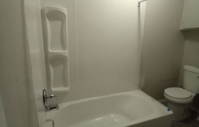 1 bed, 1 bath, $800, Unit 881 Toronto