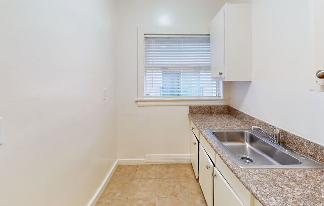 Studio, 1 bath, 400 sqft, $1,250