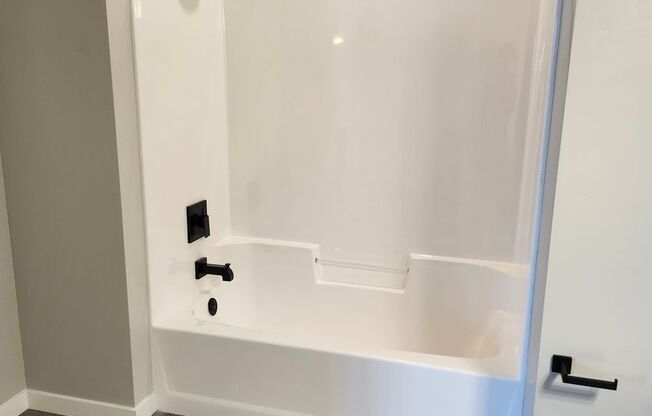 2 beds, 1 bath, 966 sqft, $1,500, Unit 201