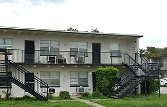 5261 Alhambra Dr