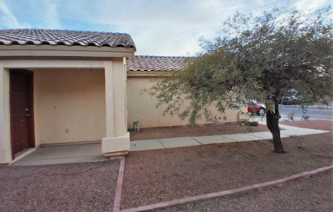12423 N 121 DR