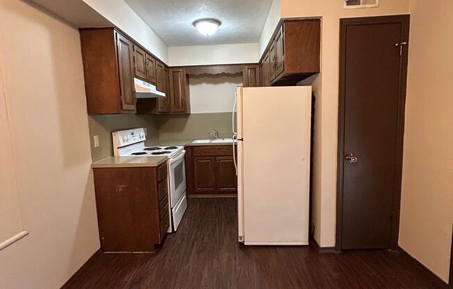 2 beds, 1 bath, 1,000 sqft, $960, Unit #2