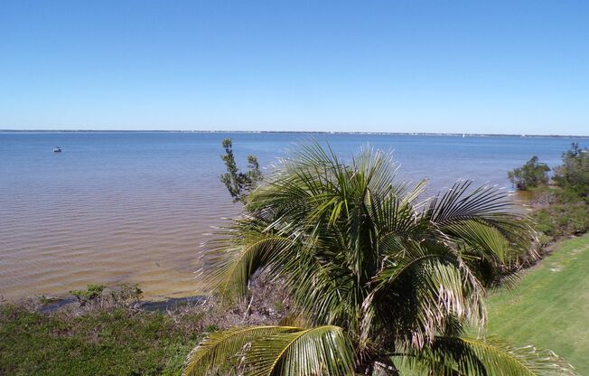 4th Floor AMAZING harbor waterfront views 3/3, private elevator with covered parking