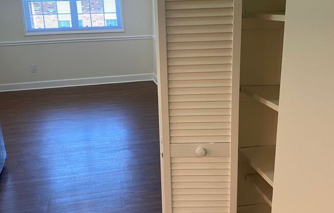 2 beds, 1.5 baths, 881 sqft, $2,100, Unit 5341 #3