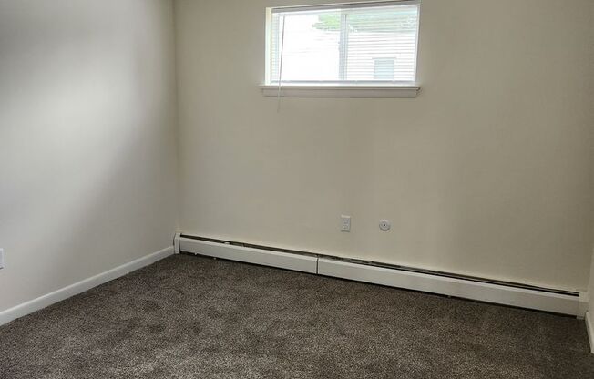 2 beds, 1 bath, 859 sqft, $1,450, Unit GL07004