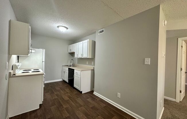 2 beds, 1 bath, 750 sqft, $1,238, Unit 245w