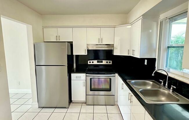 Huge 2 bedroom 2 bathroom Apartment ONLY $1995 per month