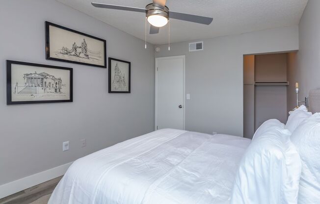 2 beds, 1 bath, 830 sqft, $1,399, Unit 01 - 0422