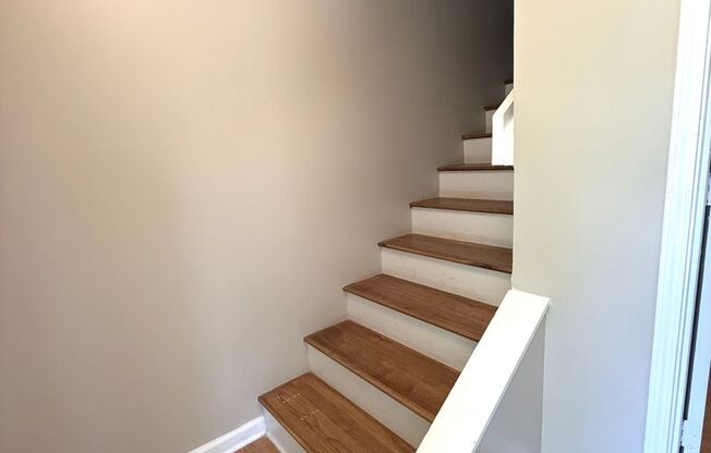 3 Bedroom Townhome located walking distance to Downtown Woodstock!