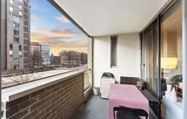 1 bed, 1 bath, 870 sqft, $2,925, Unit 308