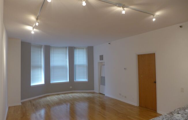 2 beds, 2 baths, 1,250 sqft, $2,695, Unit 06D