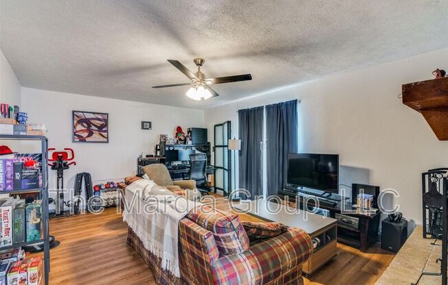 2051 KINGS RD