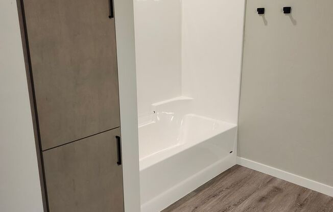 1 bed, 1 bath, 575 sqft, $1,325, Unit 209