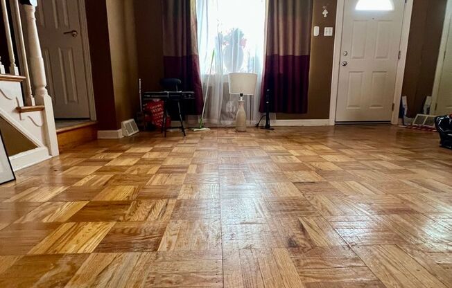 Stunning 3-Bedroom Townhome in Wissinoming! Available NOW!