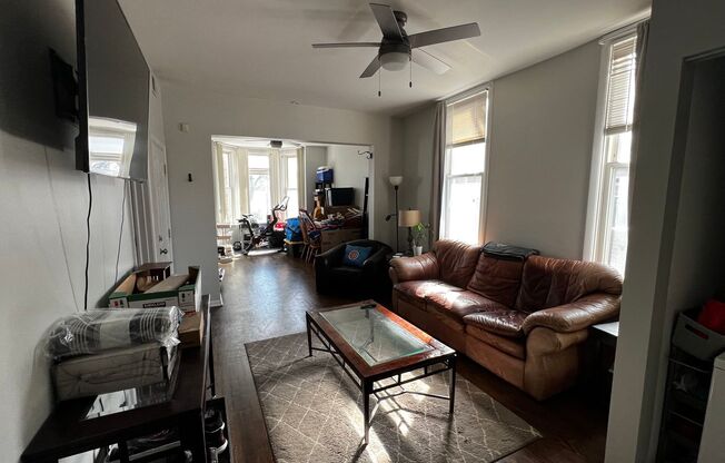 3414 N Seeley