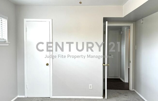 2 beds, 1 bath, $1,495, Unit UNIT J