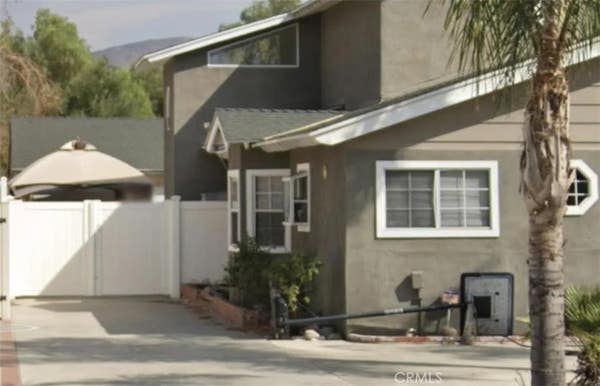 8920 HELEN AVE