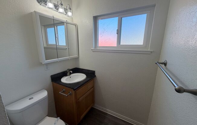 2 beds, 1 bath, 915 sqft, $2,580, Unit 5002A