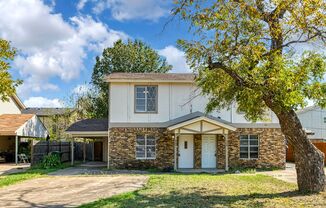 Lovely 2-bedroom, 1.5-bathroom house located in the heart of Arlington, TX