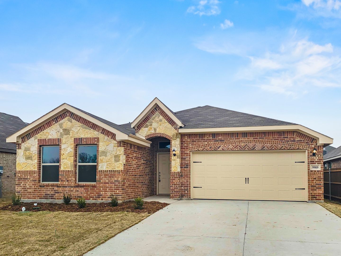 Stylish New Build with Luxury Finishes – Move-In Ready!